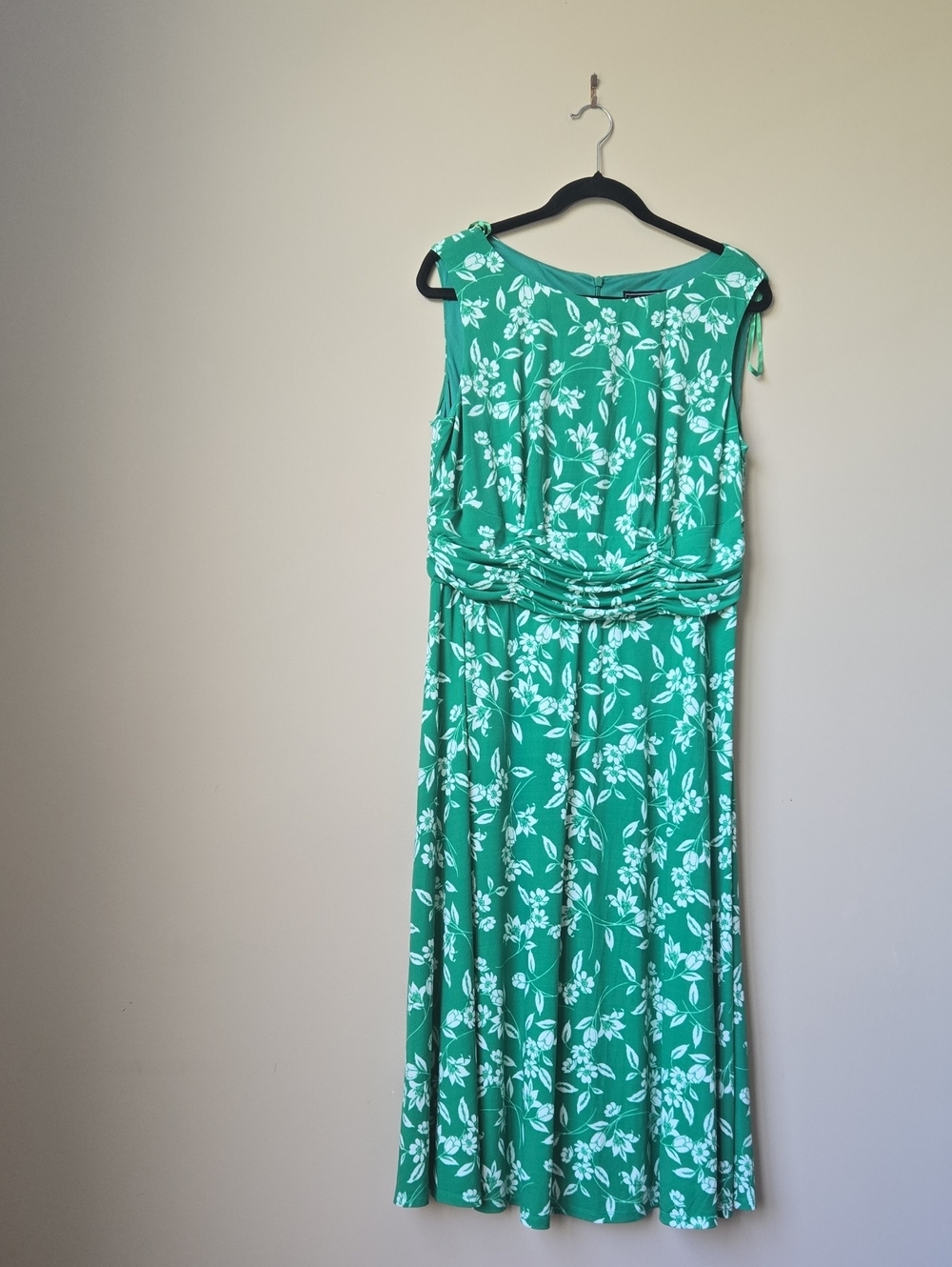 Jessica Howard Green and White Floral Maxi Dress